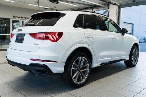2025 Audi Q3 Premium 45 TFSI S line quattro Tiptronic