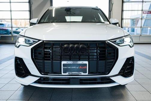2025 Audi Q3 Premium 45 TFSI S line quattro Tiptronic
