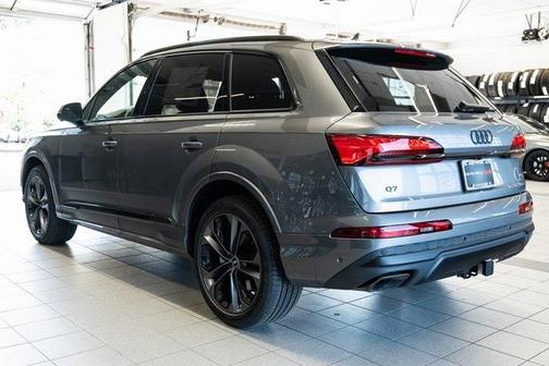 2025 Audi Q7 55 Premium Plus