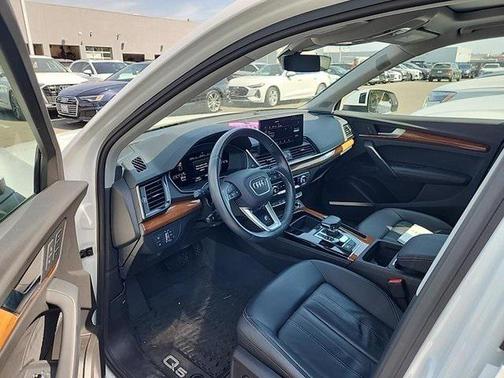 2022 Audi Q5 45 S line Premium Plus
