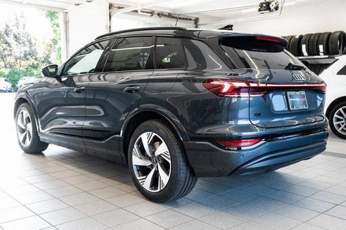 2025 Audi Q6 e-tron Prestige quattro