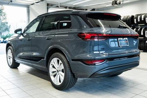 2025 Audi Q6 e-tron Premium Plus