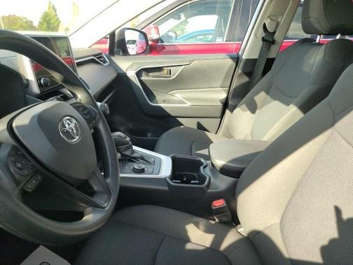 2023 Toyota RAV4 Hybrid LE