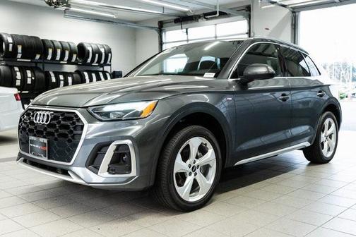 2022 Audi Q5 45 S line Premium Plus
