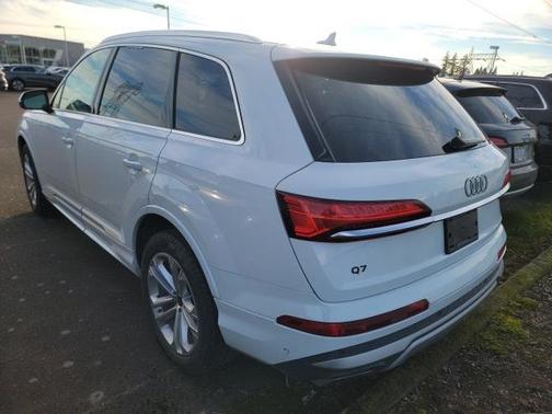 2025 Audi Q7 55 Premium Plus