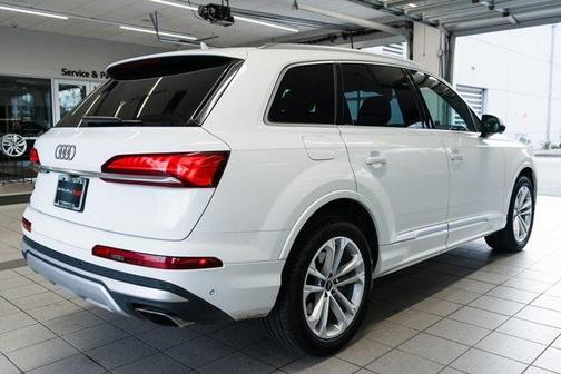 2025 Audi Q7 55 Premium Plus