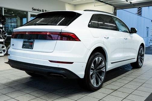 2025 Audi Q8 55 Premium