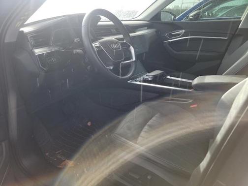 2024 Audi Q8 e-tron Premium Plus