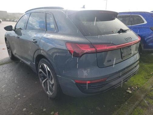 2024 Audi Q8 e-tron Premium Plus