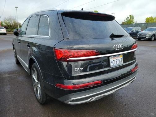 2022 Audi Q7 55 Premium Plus