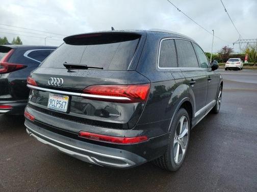 2022 Audi Q7 55 Premium Plus