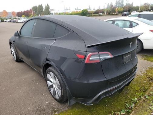 2024 Tesla Model Y Long Range Dual Motor All-Wheel Drive