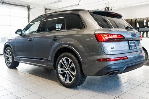 2026 Audi Q7 45 Premium Plus