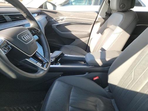 2022 Audi e-tron Sportback S line Premium Plus