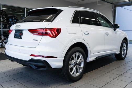 2025 Audi Q3 Premium 45 TFSI S line quattro Tiptronic