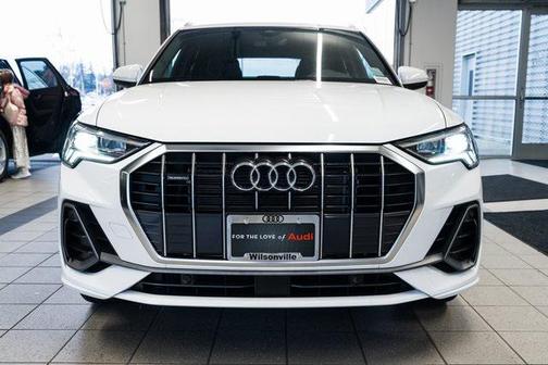2025 Audi Q3 Premium 45 TFSI S line quattro Tiptronic