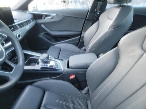 2023 Audi A4 45 S line Premium
