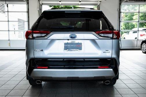 2022 Toyota RAV4 Hybrid SE