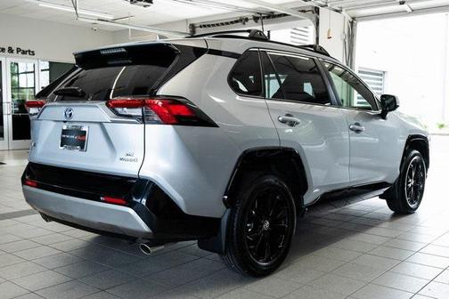 2022 Toyota RAV4 Hybrid SE