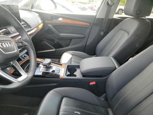 2023 Audi Q5 45 S line Premium Plus