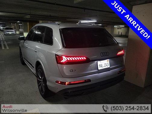 2022 Audi Q7 55 Premium Plus