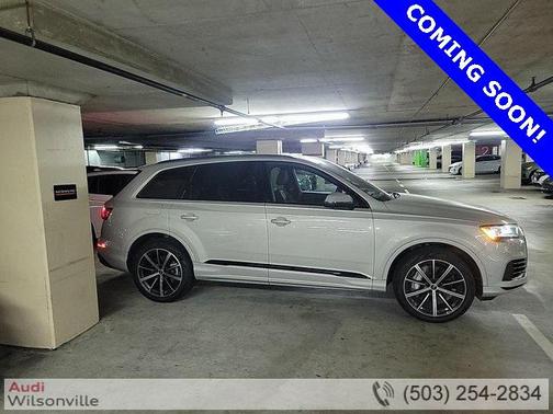 2022 Audi Q7 55 Premium Plus