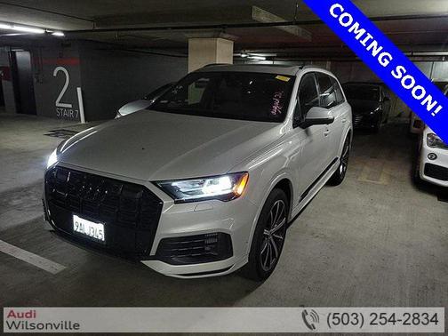 2022 Audi Q7 55 Premium Plus