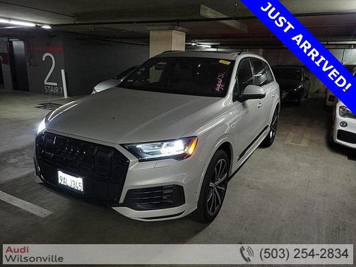 2022 Audi Q7 55 Premium Plus