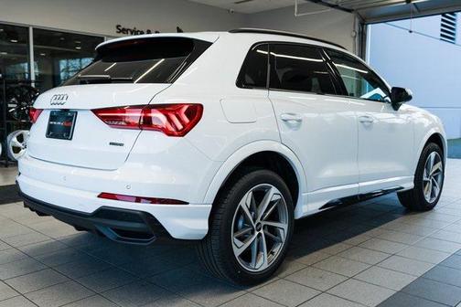 2025 Audi Q3 Premium 45 TFSI S line quattro Tiptronic