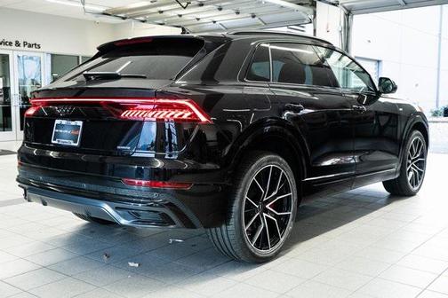 2022 Audi Q8 55 Premium Plus