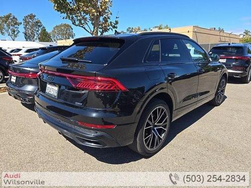 2022 Audi Q8 55 Premium Plus