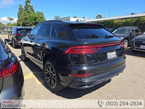 2022 Audi Q8 55 Premium Plus