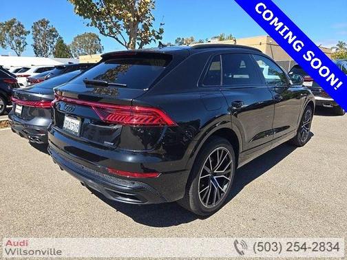 2022 Audi Q8 55 Premium Plus