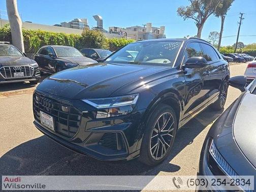 2022 Audi Q8 55 Premium Plus