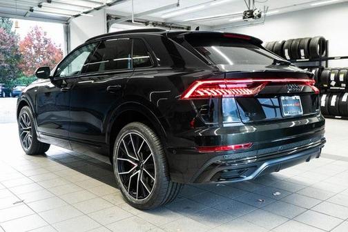 2022 Audi Q8 55 Premium Plus