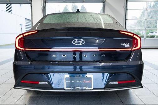 2022 Hyundai SONATA Hybrid Base