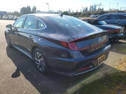 2022 Hyundai SONATA Hybrid Base