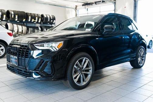 2025 Audi Q3 Premium 45 TFSI S line quattro Tiptronic