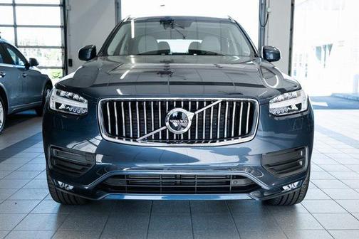 2022 Volvo XC90 T6 Momentum