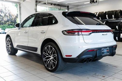 2023 Porsche Macan Base