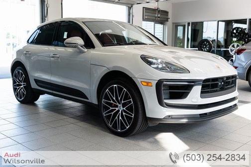 2023 Porsche Macan Base