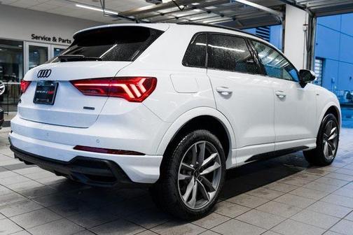 2025 Audi Q3 Premium 45 TFSI S line quattro Tiptronic
