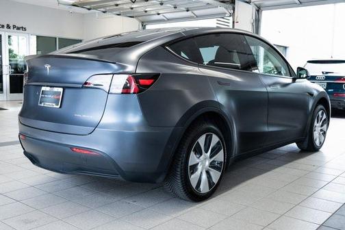 2022 Tesla Model Y Long Range Dual Motor All-Wheel Drive