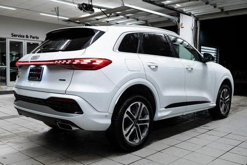 2025 Audi Q5 Premium