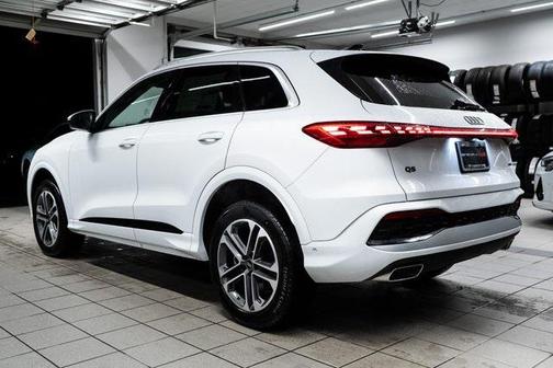 2025 Audi Q5 Premium