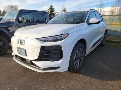 2025 Audi Q6 e-tron Premium Plus quattro