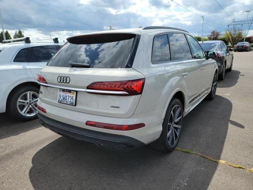 2021 Audi Q7 55 Premium Plus