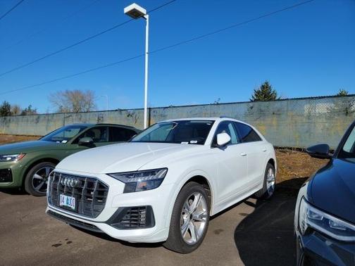 2023 Audi Q8 55 Premium