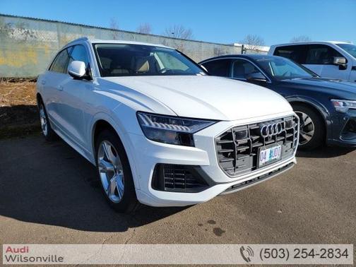 2023 Audi Q8 55 Premium
