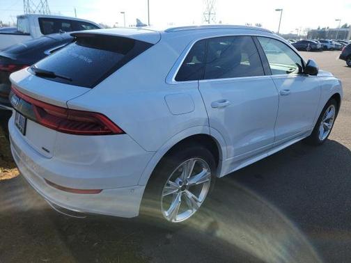 2023 Audi Q8 55 Premium